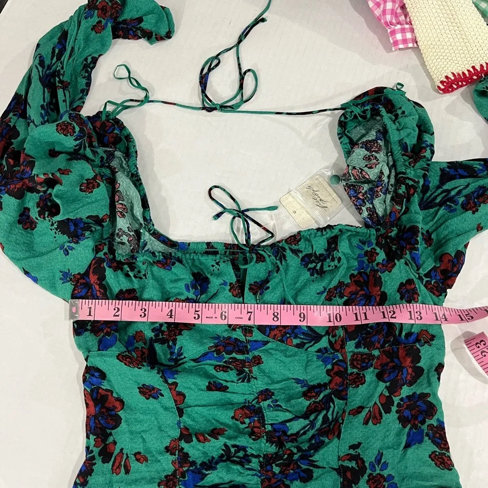 FREE PEOPLE FLORAL TOP NEW WITH TAG (829)